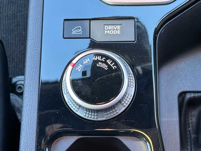 トライトン ＧＳＲ　純正９型ナビ　フルセグ　Ｂｌｕｅｔｏｏｔｈ　全周囲カメラ　シートヒーター　パワーシート　レーダークルーズ（31枚目）