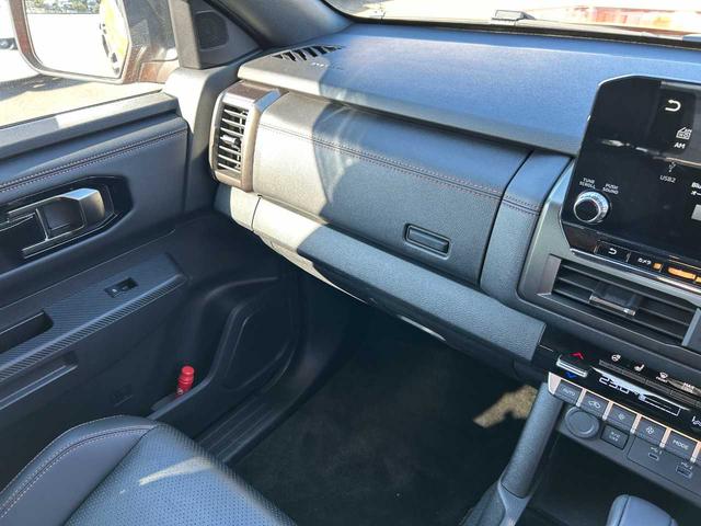 トライトン ＧＳＲ　純正９型ナビ　フルセグ　Ｂｌｕｅｔｏｏｔｈ　全周囲カメラ　シートヒーター　パワーシート　レーダークルーズ（32枚目）