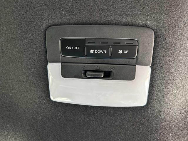 トライトン ＧＳＲ　純正９型ナビ　フルセグ　Ｂｌｕｅｔｏｏｔｈ　全周囲カメラ　シートヒーター　パワーシート　レーダークルーズ（40枚目）