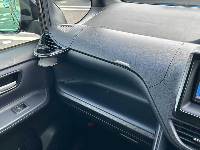 ヴォクシー ＺＳ　フルセグナビ　Ｂｌｕｅｔｏｏｔｈ　バックカメラ　ＥＴＣ　両側電動スライド（31枚目）