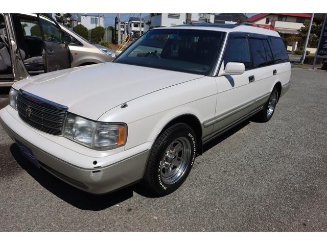 クラウンステーションワゴン ロイヤルサルーン　ロイヤルサルーン　車検付／ベンチシート／コラムシフト／８人乗／サンルーフ／ＥＴＣ／ディスプレイオーディオ／バックカメラ／ＥＴＣ／パワーシート／電動格納ミラー／ＮＡＲＤＩステアリング／社外アルミ（2枚目）