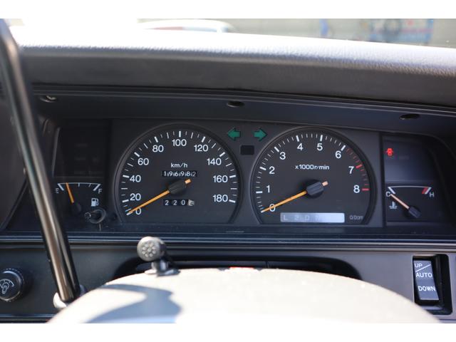 クラウンステーションワゴン ロイヤルサルーン　ロイヤルサルーン　車検付／ベンチシート／コラムシフト／８人乗／サンルーフ／ＥＴＣ／ディスプレイオーディオ／バックカメラ／ＥＴＣ／パワーシート／電動格納ミラー／ＮＡＲＤＩステアリング／社外アルミ（10枚目）