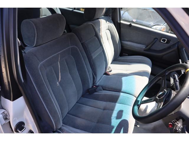 クラウンステーションワゴン ロイヤルサルーン　ロイヤルサルーン　車検付／ベンチシート／コラムシフト／８人乗／サンルーフ／ＥＴＣ／ディスプレイオーディオ／バックカメラ／ＥＴＣ／パワーシート／電動格納ミラー／ＮＡＲＤＩステアリング／社外アルミ（12枚目）