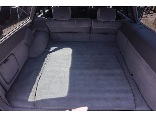 クラウンステーションワゴン ロイヤルサルーン　ロイヤルサルーン　車検付／ベンチシート／コラムシフト／８人乗／サンルーフ／ＥＴＣ／ディスプレイオーディオ／バックカメラ／ＥＴＣ／パワーシート／電動格納ミラー／ＮＡＲＤＩステアリング／社外アルミ（14枚目）