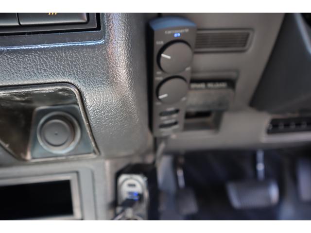 クラウンステーションワゴン ロイヤルサルーン　ロイヤルサルーン　車検付／ベンチシート／コラムシフト／８人乗／サンルーフ／ＥＴＣ／ディスプレイオーディオ／バックカメラ／ＥＴＣ／パワーシート／電動格納ミラー／ＮＡＲＤＩステアリング／社外アルミ（16枚目）