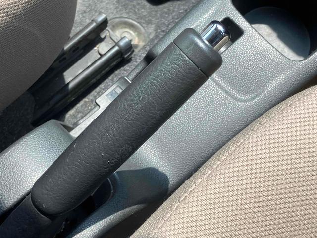 ミライース Ｘ　メモリアルエディション　キーレスエントリー　アイドリングストップ　電動格納ミラー　ＣＶＴ　盗難防止システム　ＡＢＳ　ＣＤ　ミュージックプレイヤー接続可　アルミホイール　衝突安全ボディ　エアコン　パワーステアリング（7枚目）