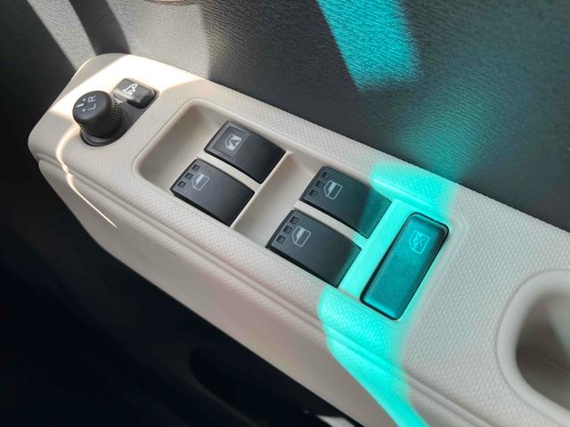 ミラココア ココアプラスＸ　ＥＴＣ　バックカメラ　ナビ　ＴＶ　スマートキー　アイドリングストップ　電動格納ミラー　ベンチシート　ＣＶＴ　盗難防止システム　ＡＢＳ　ＣＤ　ＵＳＢ　ミュージックプレイヤー接続可　Ｂｌｕｅｔｏｏｔｈ（9枚目）