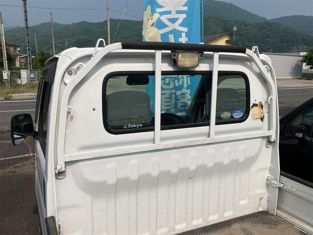 アクティトラック ＳＤＸ　４ＷＤ　５作ミッション　エアコン　パワーステアリング　運転席エアバック　三方開　積載可能量３５０ｋｇ（8枚目）