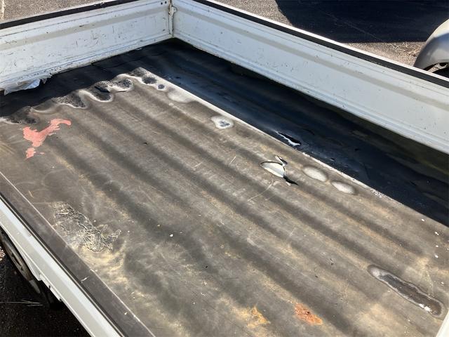 キャリイトラック KCエアコン・パワステ 4WD 三方開 5速ミッション エアコン パワーステアリング 積載可能量350kg(4枚目)