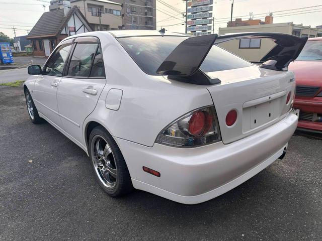 アルテッツァ ＲＳ２００　Ｚエディション　新品クラッチ交換済み　車検整備付き　マニュアルＭＴ（オートマ改マニュアル載せ替え）　新品タイヤ交換済み（8枚目）