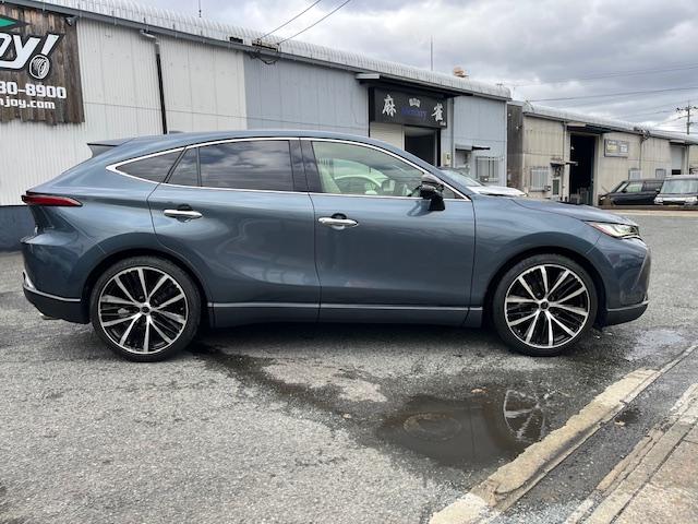 ハリアー Ｚ　ワンオーナー禁煙車　パノラマルーフ付　ダウンサス　２１インチホイール　ＰＨＥＶ用ロアグリル　テールスモーク加工（4枚目）