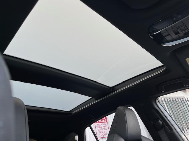 ハリアー Ｚ　ワンオーナー禁煙車　パノラマルーフ付　ダウンサス　２１インチホイール　ＰＨＥＶ用ロアグリル　テールスモーク加工（12枚目）