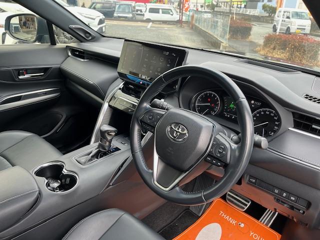 ハリアー Ｚ　ワンオーナー禁煙車　パノラマルーフ付　ダウンサス　２１インチホイール　ＰＨＥＶ用ロアグリル　テールスモーク加工（15枚目）