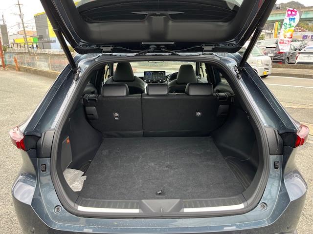 ハリアー Ｚ　ワンオーナー禁煙車　パノラマルーフ付　ダウンサス　２１インチホイール　ＰＨＥＶ用ロアグリル　テールスモーク加工（18枚目）