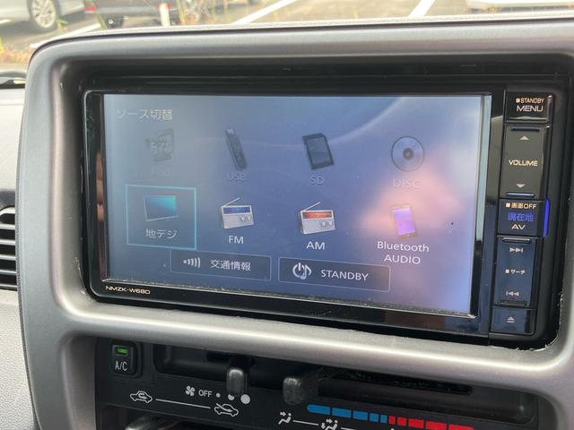 ハイゼットカーゴ クルーズリミテッド　／ハイルーフ／５速ＭＴ／ＳＤナビ／フルセグＴＶ／Ｂｌｕｅｔｏｏｔｈ／ＤＶＤ再生／キーレスエントリー／パワーウインドウ／電動格納ドアミラー／革調シートカバー／社外１２ｉｎｃｈアルミホイール（15枚目）