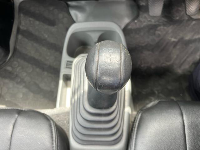 クリッパートラック ＳＤブラックＬＴＤ　／２ＷＤ／５速ＭＴ／三方開／鳥居／ディスプレイオーディオ／ＵＳＢケーブル／エアコン／パワステ／運転席エアバッグ／軽トラック（12枚目）
