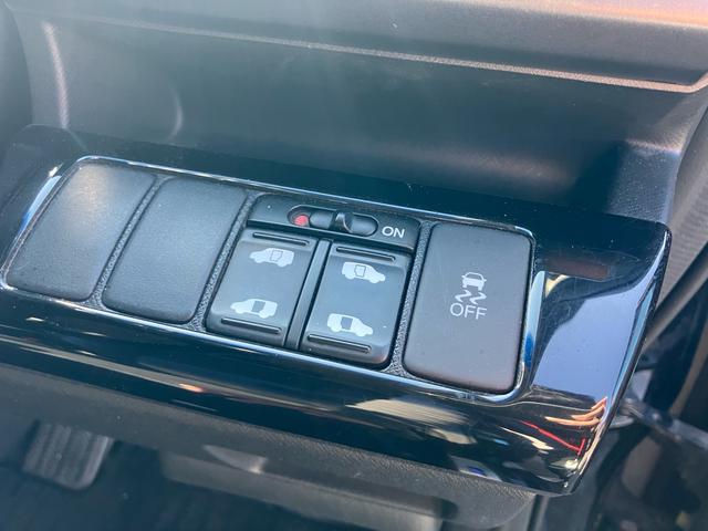 ステップワゴンスパーダ Ｚ　ＨＤＤナビエディション　両側電動スライドドア／ＥＴＣ／バックカメラ／ナビ・ＴＶ／ＣＤ・ＤＶＤ再生／ＨＩＤヘッドランプ／８人乗り／スマートキー２個／１６インチアルミホイール（19枚目）