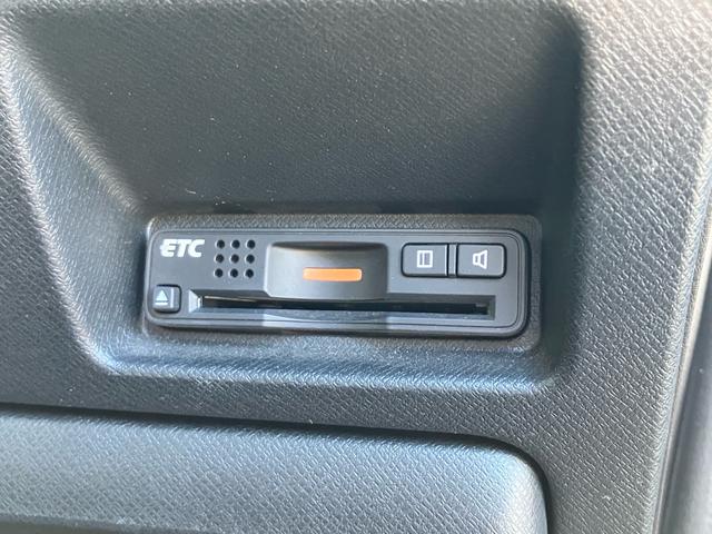 ステップワゴンスパーダ Ｚ　ＨＤＤナビエディション　両側電動スライドドア／ＥＴＣ／バックカメラ／ナビ・ＴＶ／ＣＤ・ＤＶＤ再生／ＨＩＤヘッドランプ／８人乗り／スマートキー２個／１６インチアルミホイール（20枚目）