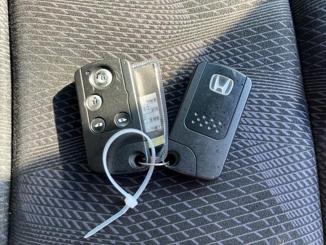 ステップワゴンスパーダ Ｚ　ＨＤＤナビエディション　両側電動スライドドア／ＥＴＣ／バックカメラ／ナビ・ＴＶ／ＣＤ・ＤＶＤ再生／ＨＩＤヘッドランプ／８人乗り／スマートキー２個／１６インチアルミホイール（41枚目）