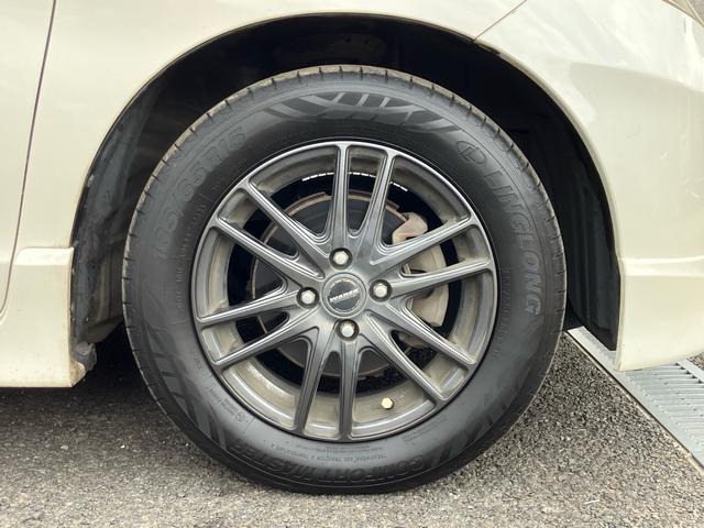 フリード Ｇ　エアロ　Ｌパッケージ　ナビ・ワンセグＴＶ／バックカメラ／ＥＴＣ／ＣＤ・ＤＶＤ再生／オートエアコン／両側スライドドア・左リア電動／８人乗り／車検整備付き（8枚目）