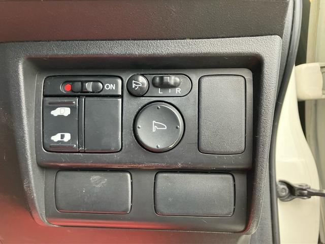 フリード Ｇ　エアロ　Ｌパッケージ　ナビ・ワンセグＴＶ／バックカメラ／ＥＴＣ／ＣＤ・ＤＶＤ再生／オートエアコン／両側スライドドア・左リア電動／８人乗り／車検整備付き（16枚目）