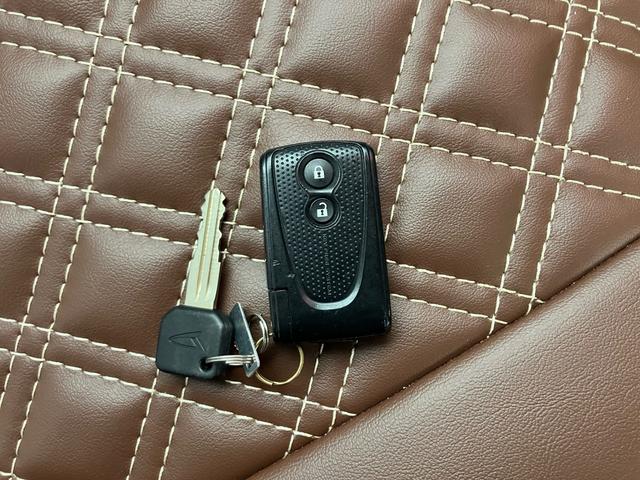 ミラココア ココアプラスＸ　社外ナビ・フルセグＴＶ／スマートキー／ＥＴＣ／ルーフキャリア／電動格納ウィンカーミラー／ＣＤ・ＤＶＤ再生／アイドリングストップ／車検令和９年７月（32枚目）