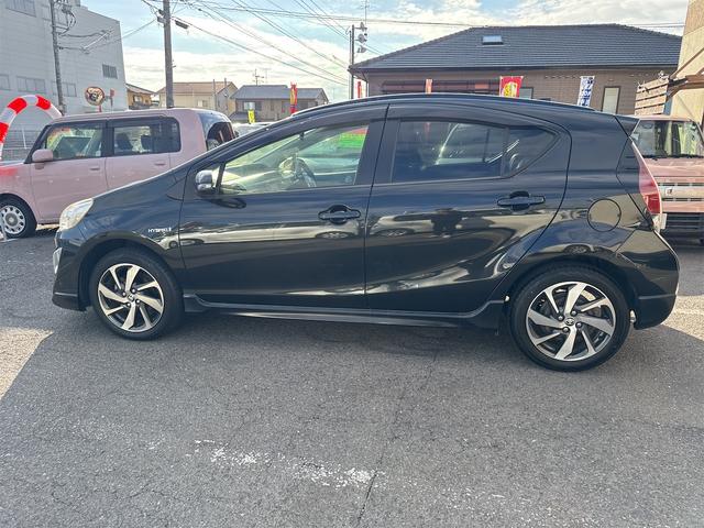 アクア Ｘ－アーバン　ソリッド　バックカメラ　ＴＶ　レーンアシスト　衝突被害軽減システム　アルミホイール　オートマチックハイビーム　オートライト　スマートキー　アイドリングストップ　電動格納ミラー　ＣＶＴ　衝突安全ボディ　ＡＢＳ（15枚目）