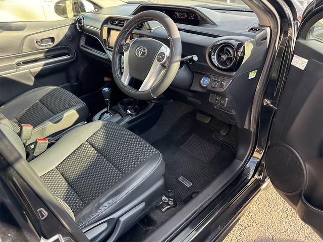 アクア Ｘ－アーバン　ソリッド　バックカメラ　ＴＶ　レーンアシスト　衝突被害軽減システム　アルミホイール　オートマチックハイビーム　オートライト　スマートキー　アイドリングストップ　電動格納ミラー　ＣＶＴ　衝突安全ボディ　ＡＢＳ（22枚目）