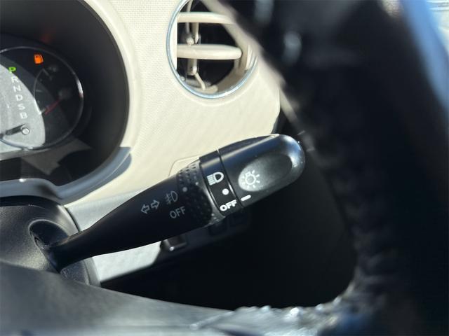 ミラココア ココアプラスＸスペシャルコーデ　スマートキー　アイドリングストップ　電動格納ミラー　ベンチシート　ＣＶＴ　盗難防止システム　ＡＢＳ　ＣＤ　ＤＶＤ再生　ＵＳＢ　ミュージックプレイヤー接続可　Ｂｌｕｅｔｏｏｔｈ　ルーフレール（26枚目）