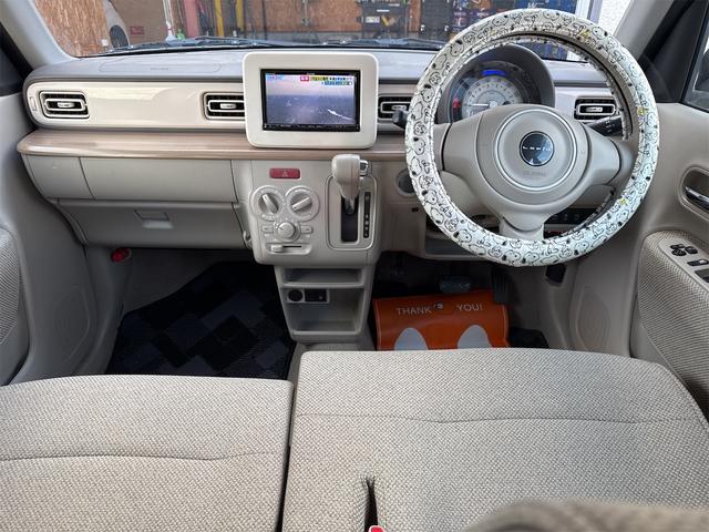 アルトラパン Ｓ　ＥＴＣ　ＴＶ　衝突被害軽減システム　オートライト　ＨＩＤ　スマートキー　アイドリングストップ　電動格納ミラー　シートヒーター　ベンチシート　ＣＶＴ　盗難防止システム　ＡＢＳ　ＥＳＣ　ＣＤ（2枚目）