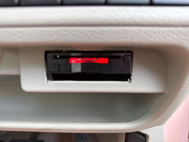 アルトラパン Ｓ　ＥＴＣ　ＴＶ　衝突被害軽減システム　オートライト　ＨＩＤ　スマートキー　アイドリングストップ　電動格納ミラー　シートヒーター　ベンチシート　ＣＶＴ　盗難防止システム　ＡＢＳ　ＥＳＣ　ＣＤ（4枚目）