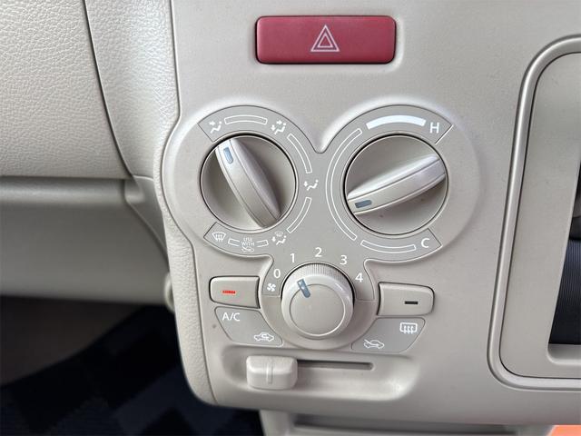 アルトラパン Ｓ　ＥＴＣ　ＴＶ　衝突被害軽減システム　オートライト　ＨＩＤ　スマートキー　アイドリングストップ　電動格納ミラー　シートヒーター　ベンチシート　ＣＶＴ　盗難防止システム　ＡＢＳ　ＥＳＣ　ＣＤ（6枚目）