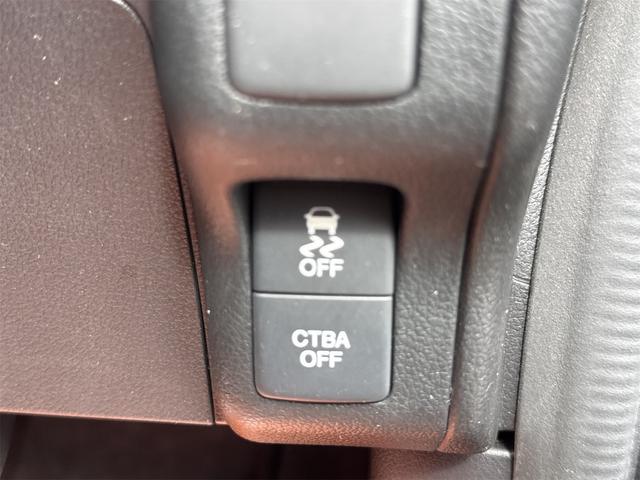 Ｎ－ＢＯＸカスタム Ｇ　ＳＳパッケージ　ＥＴＣ　バックカメラ　両側電動スライドドア　ナビ　ＴＶ　衝突被害軽減システム　オートライト　ＨＩＤ　スマートキー　アイドリングストップ　電動格納ミラー　ベンチシート　ＣＶＴ　盗難防止システム　ＡＢＳ（10枚目）