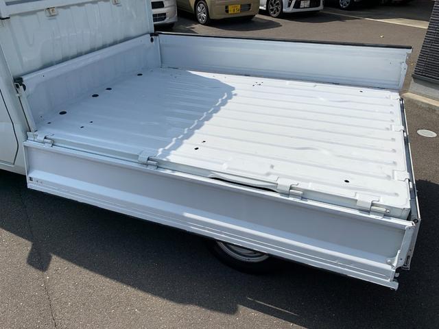 キャリイトラック 　４ＷＤ　ＡＴ　純正ラジオチューナー　ラバーマット　サイドバイザー　三方アオリプロテクター　鳥居プロテクター（38枚目）