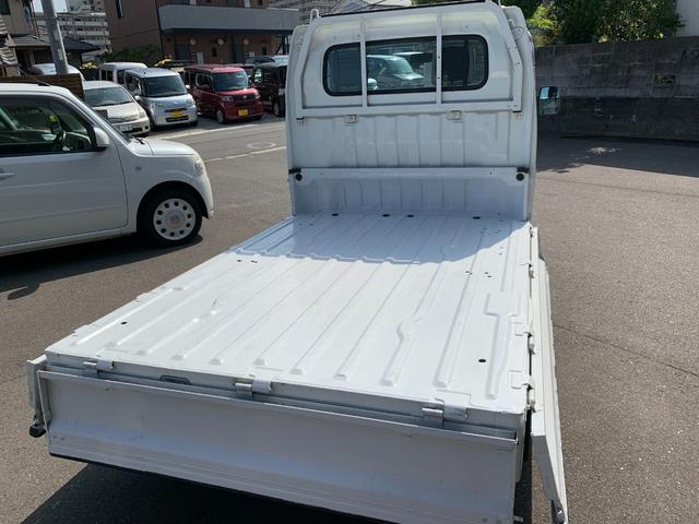 キャリイトラック 　４ＷＤ　ＡＴ　純正ラジオチューナー　ラバーマット　サイドバイザー　三方アオリプロテクター　鳥居プロテクター（39枚目）