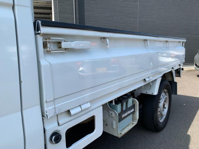 キャリイトラック 　４ＷＤ　ＡＴ　純正ラジオチューナー　ラバーマット　サイドバイザー　三方アオリプロテクター　鳥居プロテクター（49枚目）