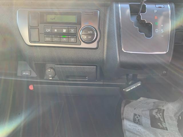 ハイエースバン スーパーＧＬ　ダークプライム　ワンオーナー　ＧＲエアロ３点　ＧＲ１５ＡＷ　ＧＲマッドフラップ　スポイラー　ナビ　前後ドラレコ　ＥＴＣ　デジタルインナーミラー　パノラマモニター　デラックスマット　サイドバイザー（8枚目）