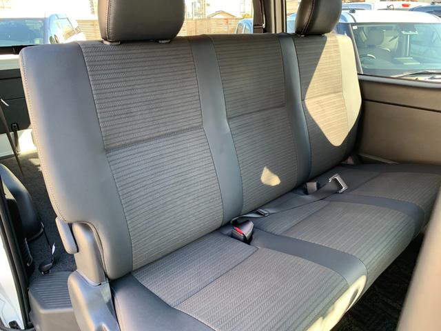 ハイエースバン スーパーＧＬ　ダークプライム　ワンオーナー　ＧＲエアロ３点　ＧＲ１５ＡＷ　ＧＲマッドフラップ　スポイラー　ナビ　前後ドラレコ　ＥＴＣ　デジタルインナーミラー　パノラマモニター　デラックスマット　サイドバイザー（14枚目）