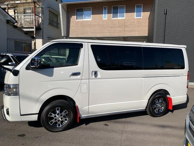 ハイエースバン スーパーＧＬ　ダークプライム　ワンオーナー　ＧＲエアロ３点　ＧＲ１５ＡＷ　ＧＲマッドフラップ　スポイラー　ナビ　前後ドラレコ　ＥＴＣ　デジタルインナーミラー　パノラマモニター　デラックスマット　サイドバイザー（21枚目）