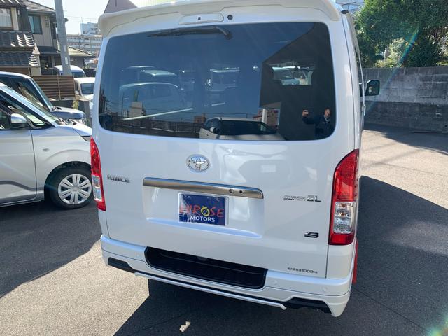 ハイエースバン スーパーＧＬ　ダークプライム　ワンオーナー　ＧＲエアロ３点　ＧＲ１５ＡＷ　ＧＲマッドフラップ　スポイラー　ナビ　前後ドラレコ　ＥＴＣ　デジタルインナーミラー　パノラマモニター　デラックスマット　サイドバイザー（23枚目）