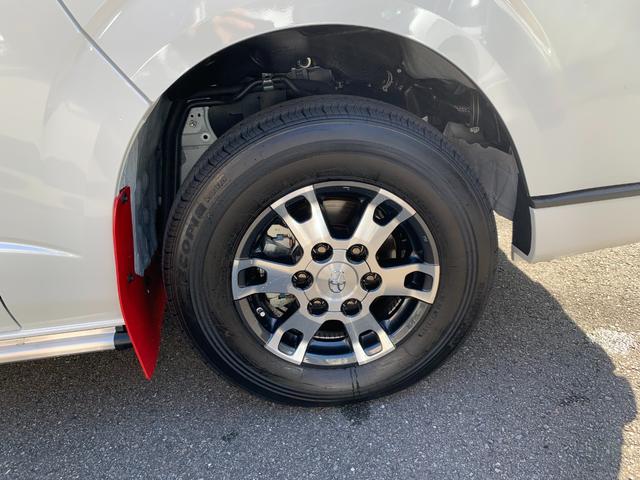 ハイエースバン スーパーＧＬ　ダークプライム　ワンオーナー　ＧＲエアロ３点　ＧＲ１５ＡＷ　ＧＲマッドフラップ　スポイラー　ナビ　前後ドラレコ　ＥＴＣ　デジタルインナーミラー　パノラマモニター　デラックスマット　サイドバイザー（25枚目）