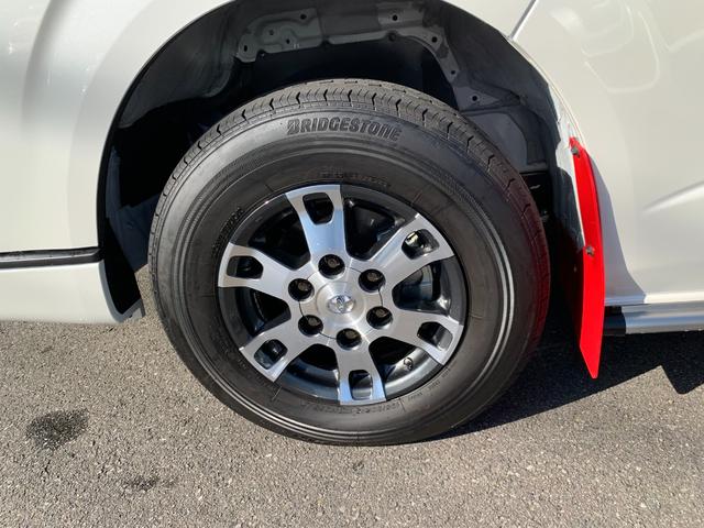 ハイエースバン スーパーＧＬ　ダークプライム　ワンオーナー　ＧＲエアロ３点　ＧＲ１５ＡＷ　ＧＲマッドフラップ　スポイラー　ナビ　前後ドラレコ　ＥＴＣ　デジタルインナーミラー　パノラマモニター　デラックスマット　サイドバイザー（27枚目）