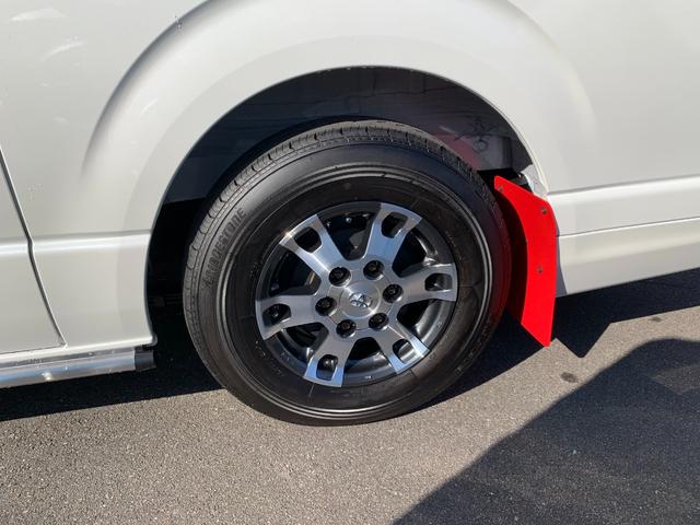 ハイエースバン スーパーＧＬ　ダークプライム　ワンオーナー　ＧＲエアロ３点　ＧＲ１５ＡＷ　ＧＲマッドフラップ　スポイラー　ナビ　前後ドラレコ　ＥＴＣ　デジタルインナーミラー　パノラマモニター　デラックスマット　サイドバイザー（28枚目）