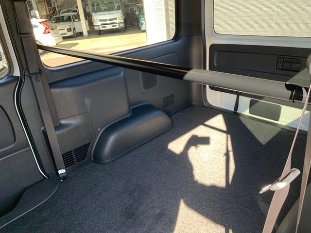 ハイエースバン スーパーＧＬ　ダークプライム　ワンオーナー　ＧＲエアロ３点　ＧＲ１５ＡＷ　ＧＲマッドフラップ　スポイラー　ナビ　前後ドラレコ　ＥＴＣ　デジタルインナーミラー　パノラマモニター　デラックスマット　サイドバイザー（39枚目）