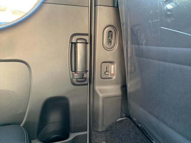 ハイエースバン スーパーＧＬ　ダークプライム　ワンオーナー　ＧＲエアロ３点　ＧＲ１５ＡＷ　ＧＲマッドフラップ　スポイラー　ナビ　前後ドラレコ　ＥＴＣ　デジタルインナーミラー　パノラマモニター　デラックスマット　サイドバイザー（53枚目）