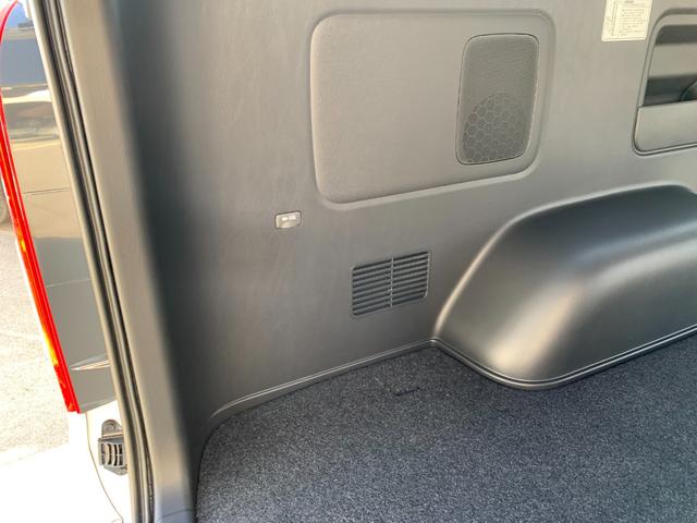 ハイエースバン スーパーＧＬ　ダークプライム　ワンオーナー　ＧＲエアロ３点　ＧＲ１５ＡＷ　ＧＲマッドフラップ　スポイラー　ナビ　前後ドラレコ　ＥＴＣ　デジタルインナーミラー　パノラマモニター　デラックスマット　サイドバイザー（55枚目）