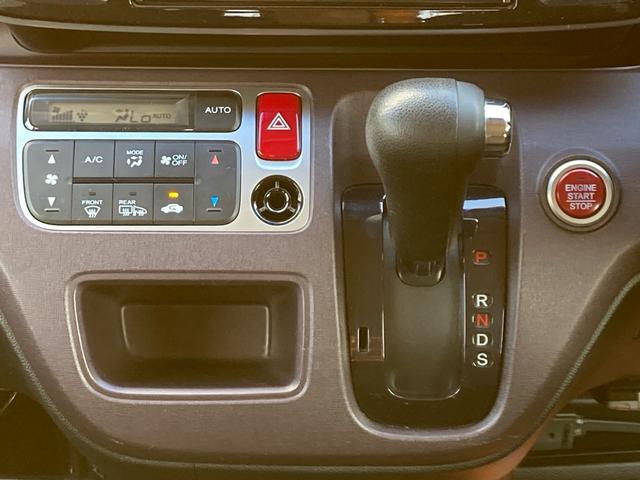 Ｎ－ＯＮＥ プレミアム　ツアラー　ＳＳパッケージ　前席シートヒーター　バックカメラ　ドライブレコーダー　純正アルミ　純正ナビフルセグＴＶ　Ｂｌｕｅｔｏｏｔｈ　ＨＩＤオートライト　クルーズコントロール　パドルシフト　革巻ステア　ＥＴＣ　プッシュスタート（13枚目）