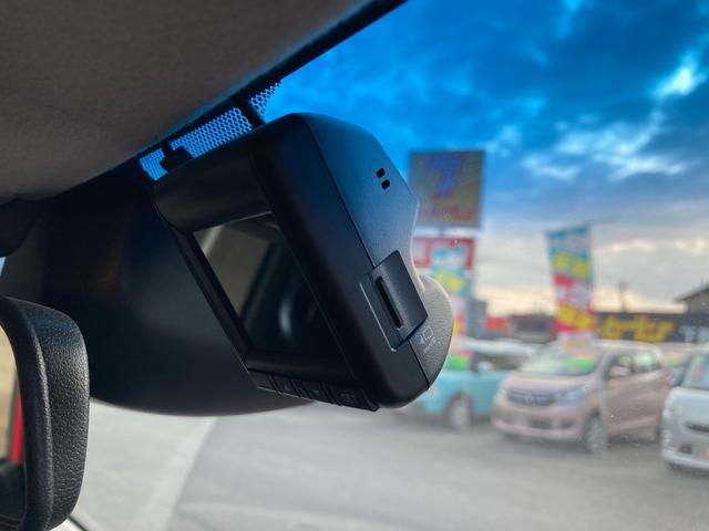 Ｎ－ＯＮＥ プレミアム　ツアラー　ＳＳパッケージ　前席シートヒーター　バックカメラ　ドライブレコーダー　純正アルミ　純正ナビフルセグＴＶ　Ｂｌｕｅｔｏｏｔｈ　ＨＩＤオートライト　クルーズコントロール　パドルシフト　革巻ステア　ＥＴＣ　プッシュスタート（18枚目）