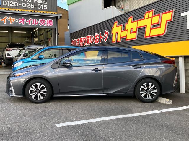 プリウスＰＨＶ Ｓセーフティプラス　ソーラー充電システム　ワンオーナー　純正９インチナビフルセグＴＶ　Ｂｌｕｅｔｏｏｔｈ　ＤＶＤ　ＥＴＣ２．０　ＬＥＤオートライト　オートハービーム　スマートキー　プッシュスタート　クルーズコントロール（14枚目）