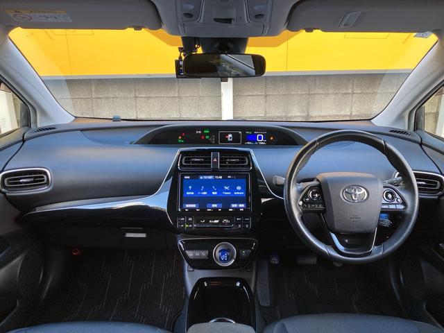 プリウスＰＨＶ Ｓセーフティプラス　ソーラー充電システム　ワンオーナー　純正９インチナビフルセグＴＶ　Ｂｌｕｅｔｏｏｔｈ　ＤＶＤ　ＥＴＣ２．０　ＬＥＤオートライト　オートハービーム　スマートキー　プッシュスタート　クルーズコントロール（16枚目）